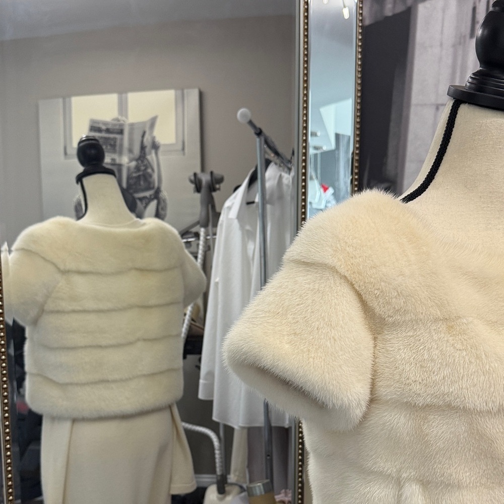 Elegant Cream Real 100% mink Fur Jacket, size M